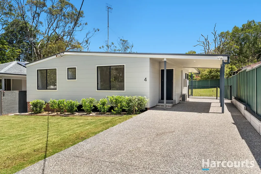 4 Croudace Bay Road, Belmont, NSW 2280