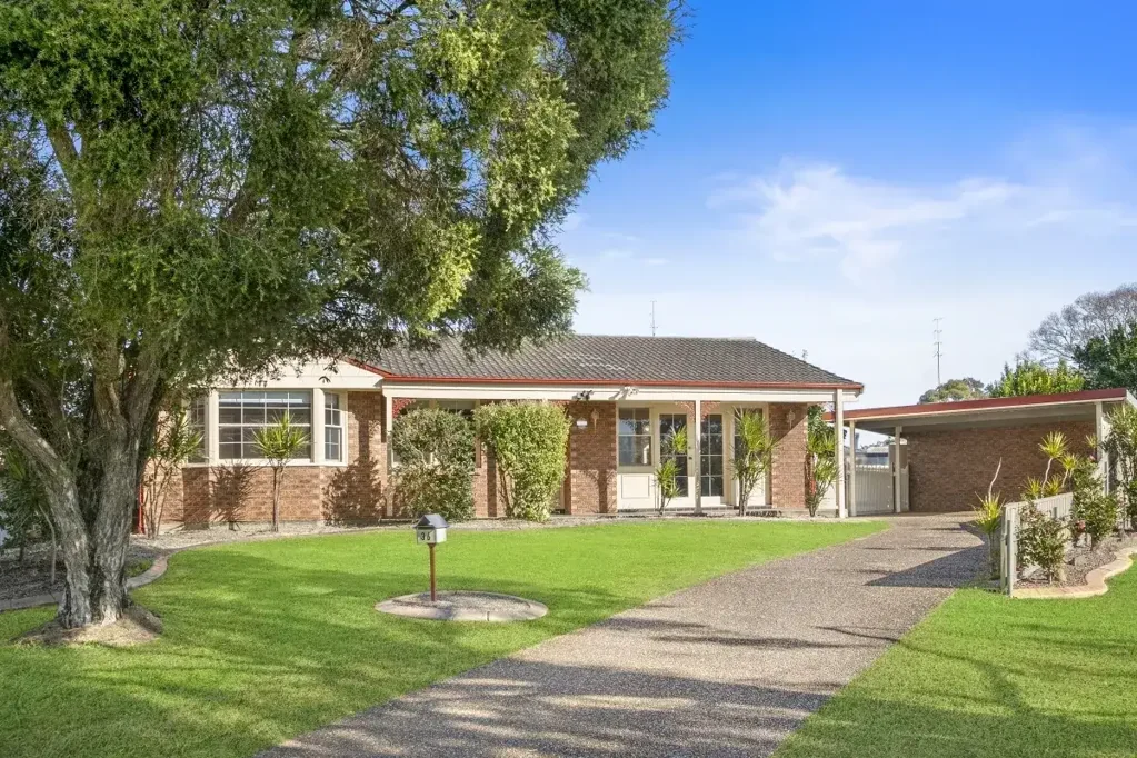 Charming Family Cottage in Quiet Cul-de-Sac