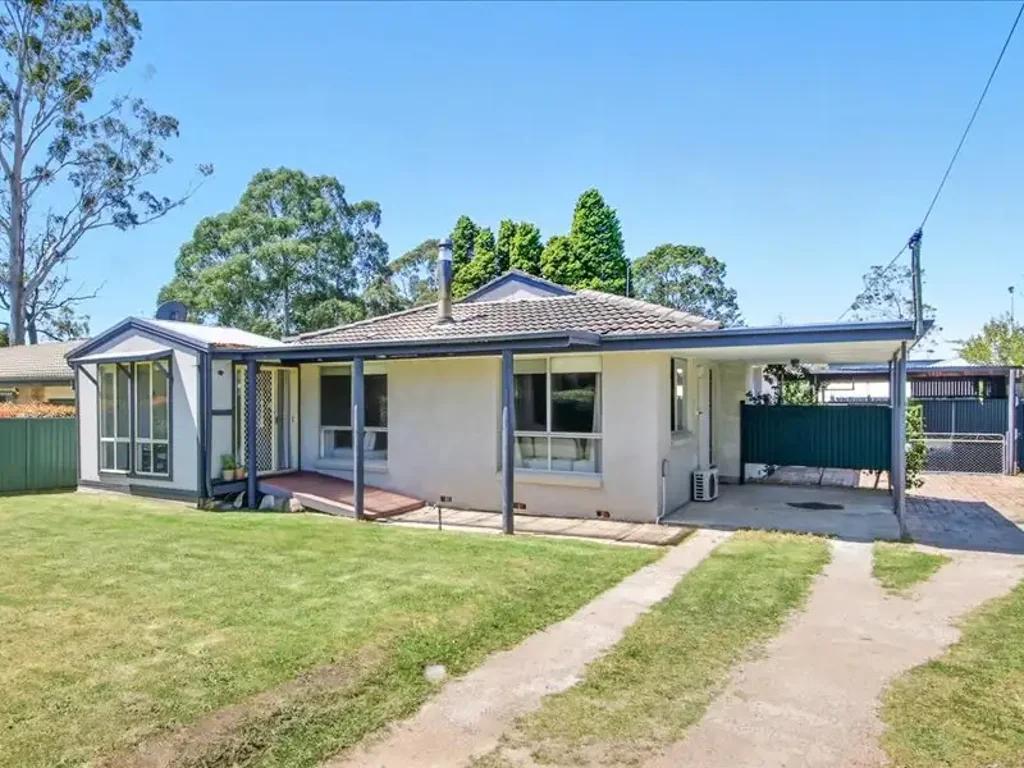 Bowral 3Phòng ngủ Affordable Bowral Living! 892m2 BLOCK!