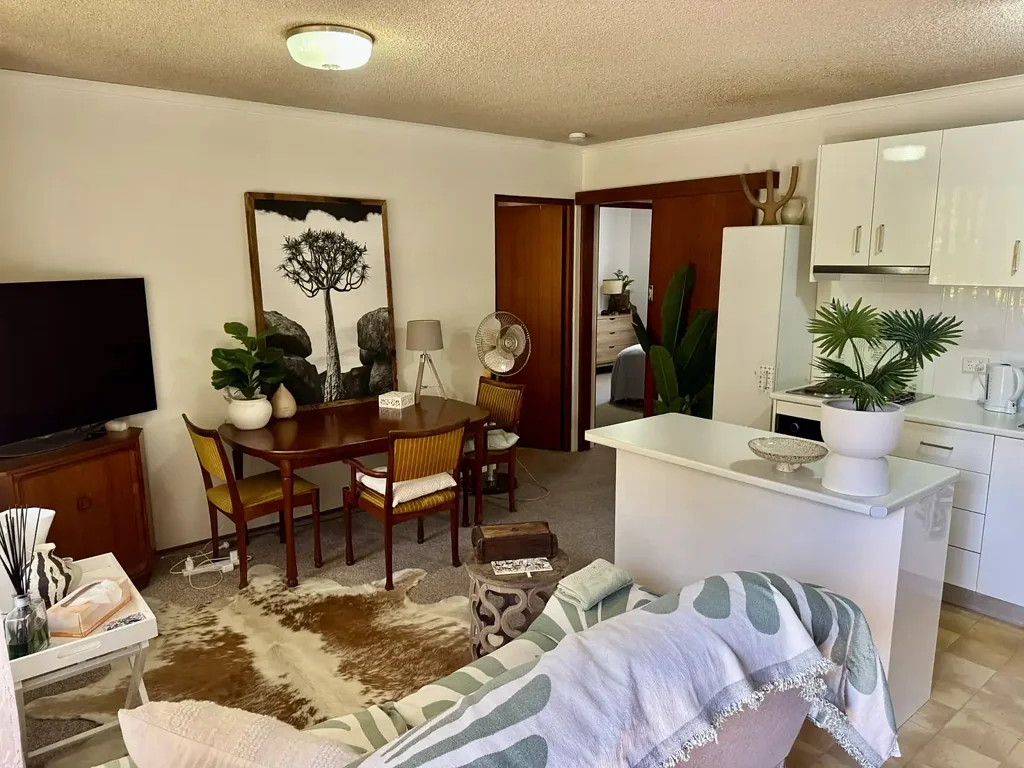 CENTRALLY LOCATED UNIT!
