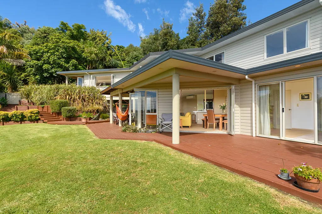 Bellevue 5房  Unique family home with panoramas