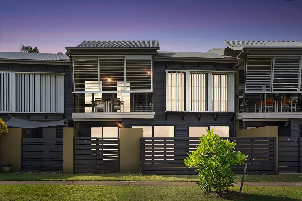 2/190 Cypress Street, Urangan, QLD 4655