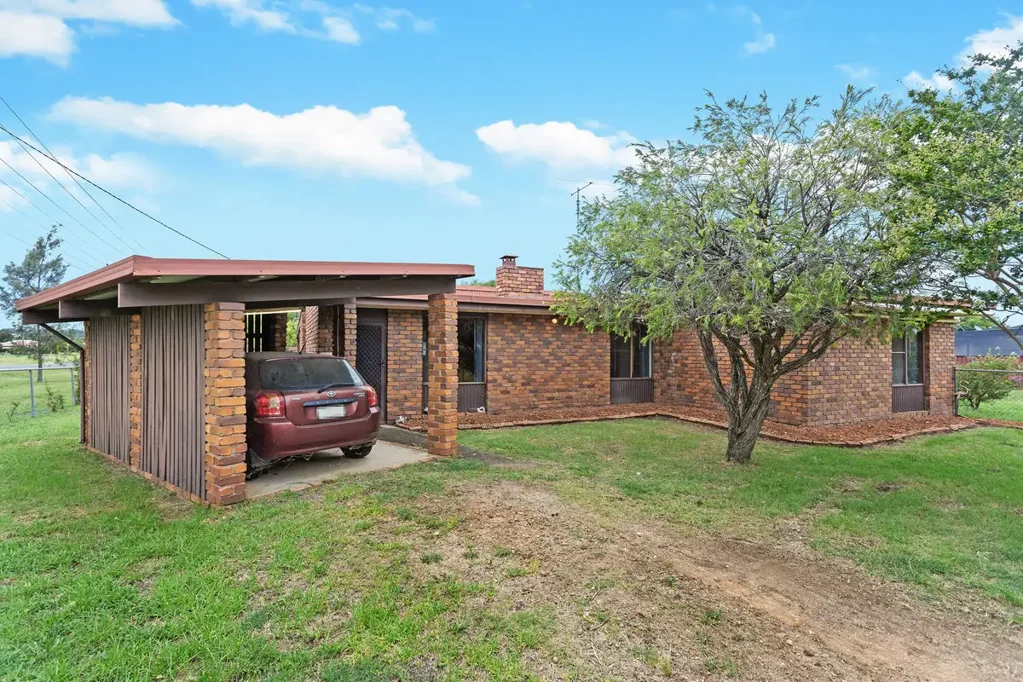 9 Creek Street, Cambooya, QLD 4358