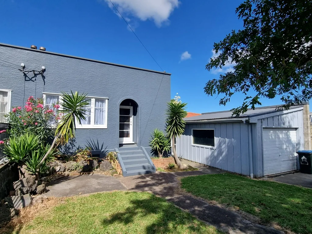 1 Bedroom Home with Garage