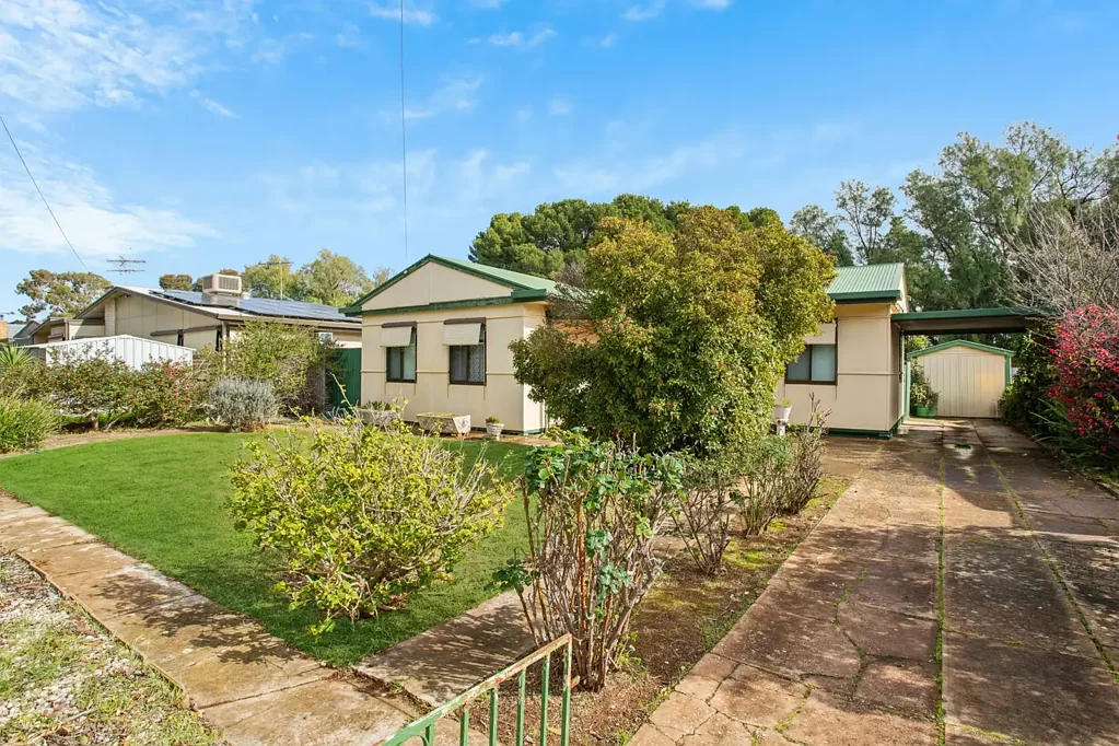 Elizabeth South 3 Bedroom Opportunity Knocks