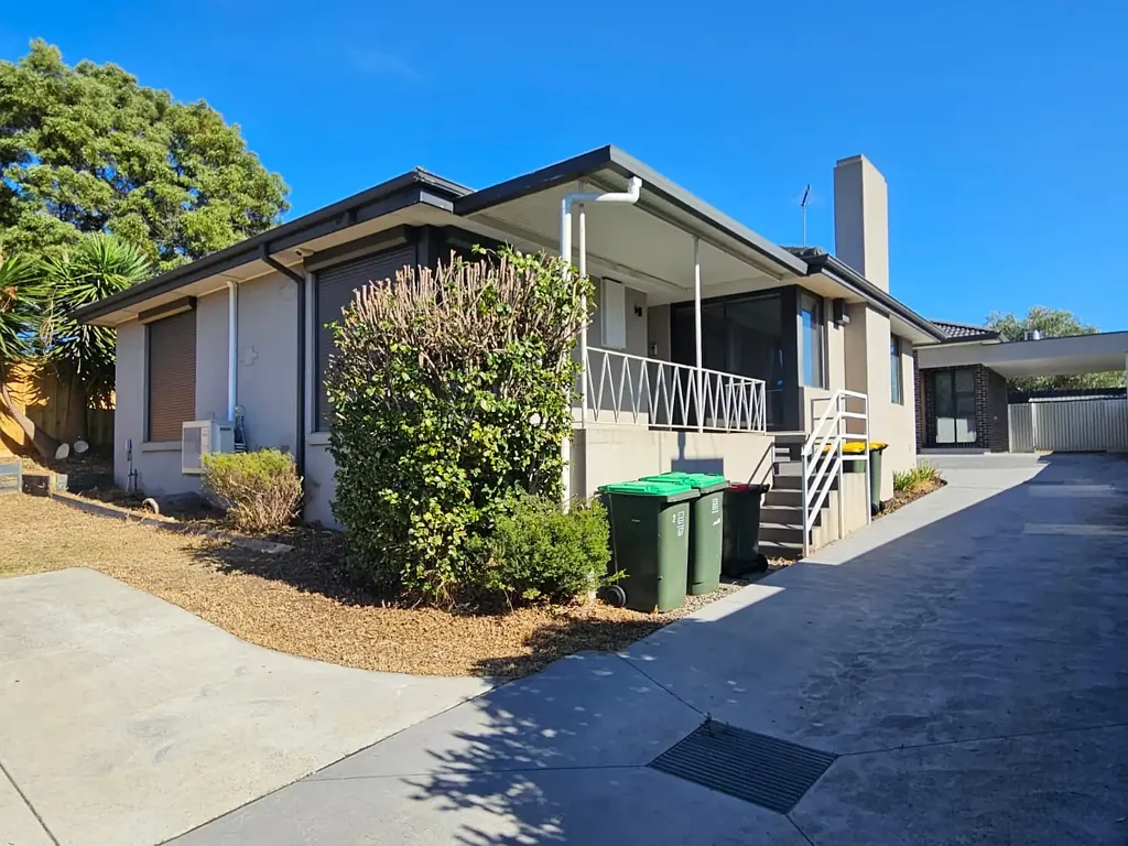 SPACIOUS RESIDENCE AND CLOSE TO MANY AMENITIES