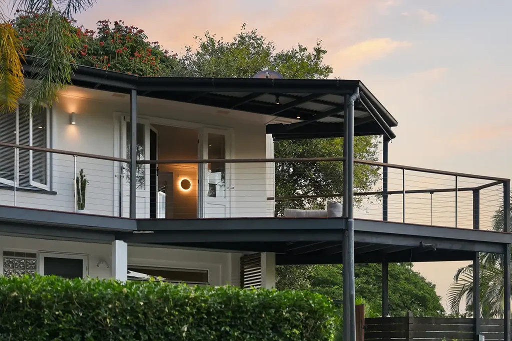 Red Hill 4Zimmer 501m2 with views and manicured gardens