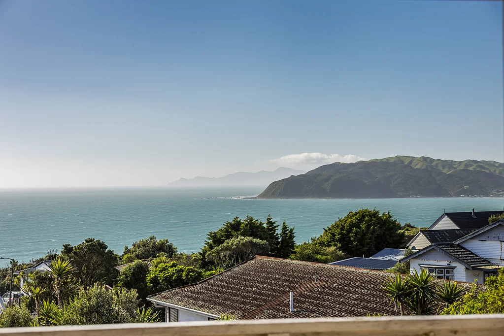 Titahi Bay 3બેડરૂમ BIG ON SPACE, SUN & SEA VIEWS