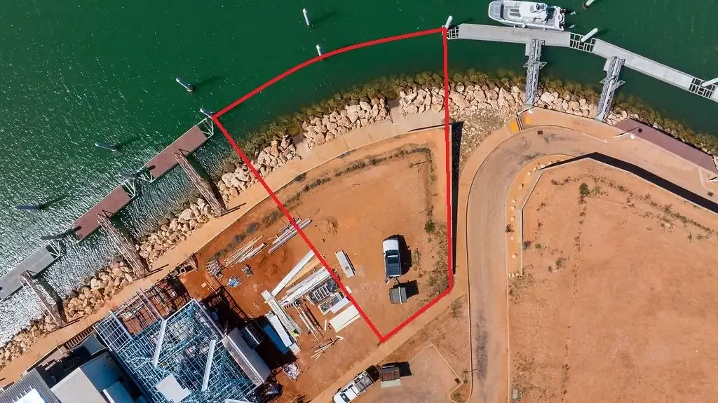 Exmouth  ONE OF A KIND - 2 JETTIES