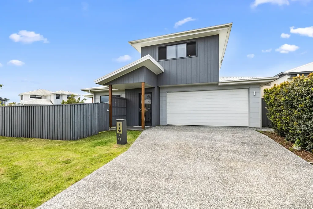 2/28 Sally Crescent, Nirimba, QLD 4551