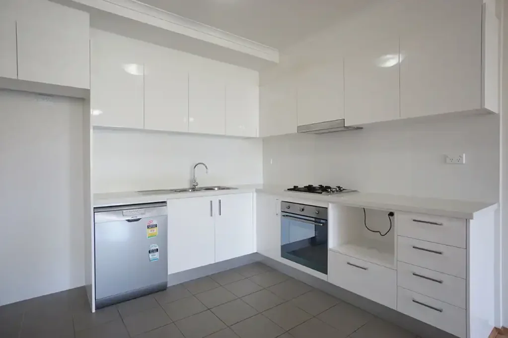 One bedroom + Study room