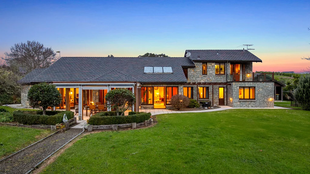 Coatesville 6બેડરૂમ Where Rustic Charm Meets Modern Comfort