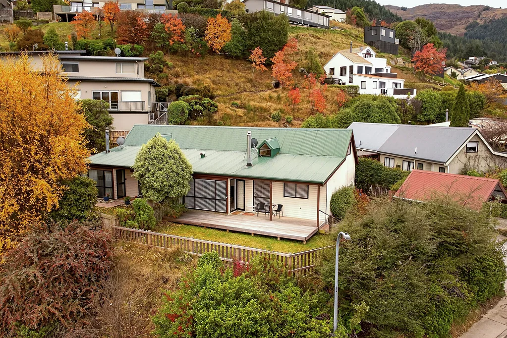 Fernhill/Sunshine Bay 2कमरा Step onto the Queenstown property ladder