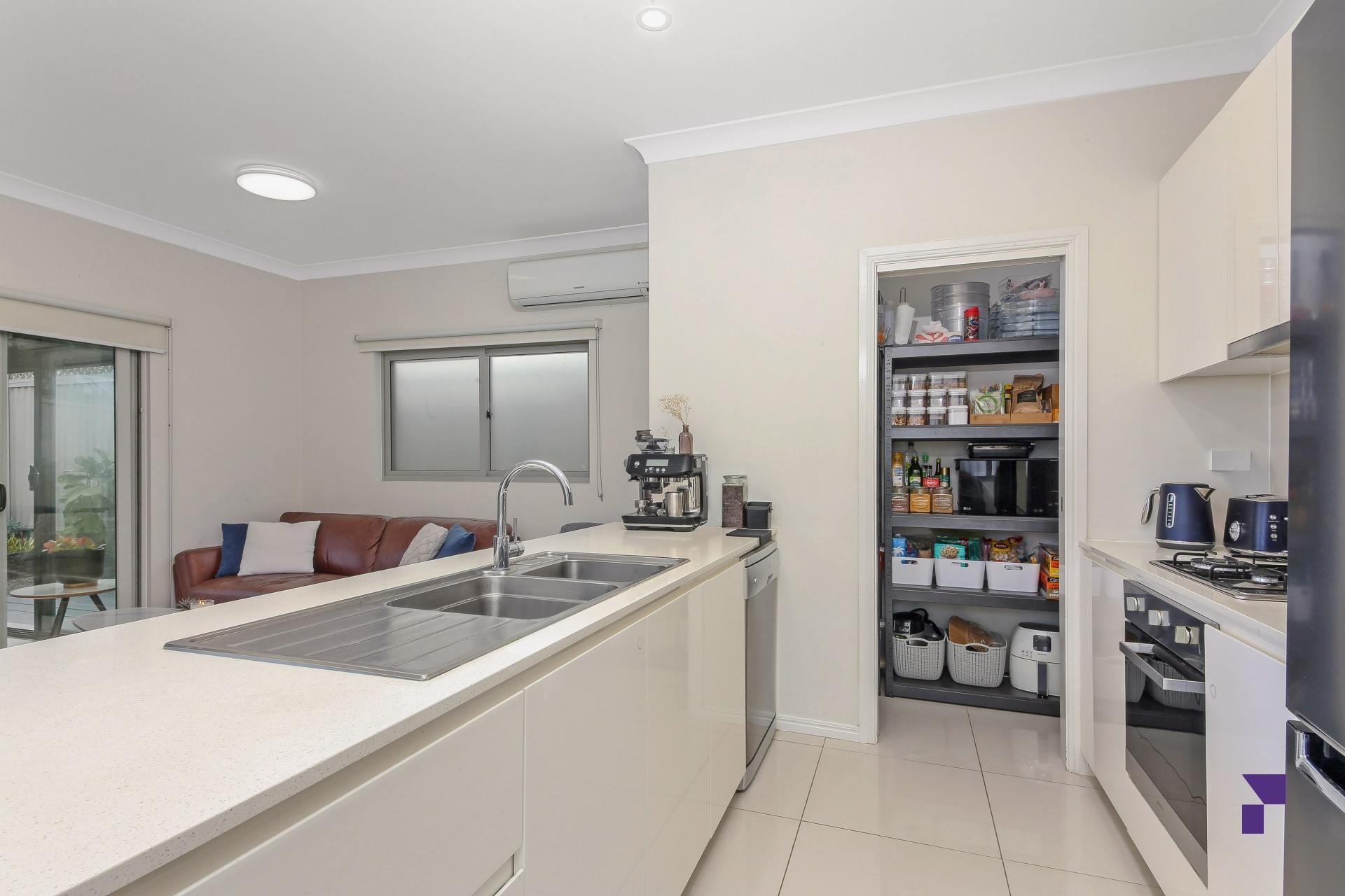 5 BOWAGA CCT, VILLAWOOD NSW 2163, 0部屋, 0バスルーム, House