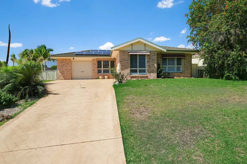 12 Leigh Place, Raymond Terrace, NSW 2324