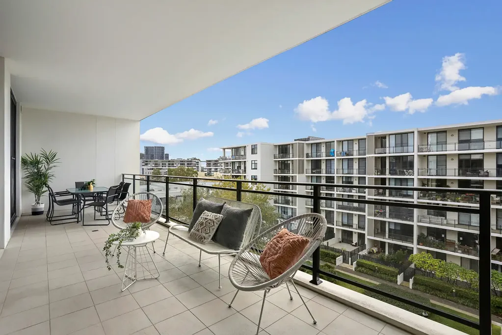 Wentworth Point 2침실 Light filled top floor retreat with low levies