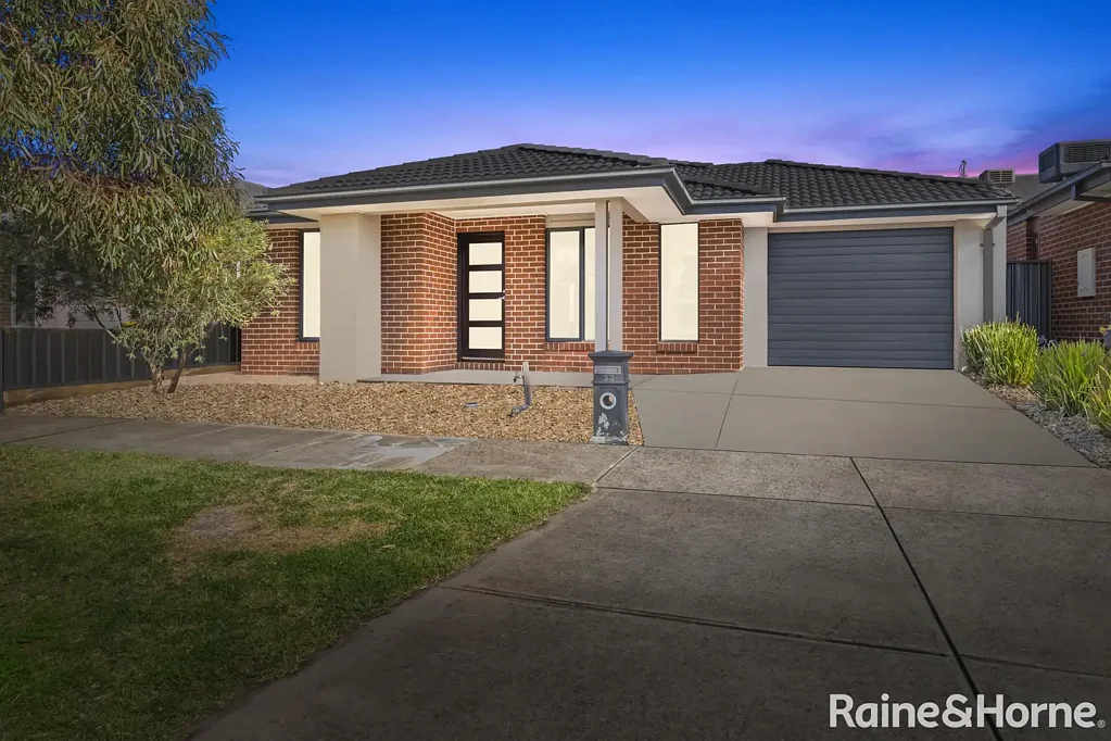 Harkness 3Zimmer Stunning home that is just like new