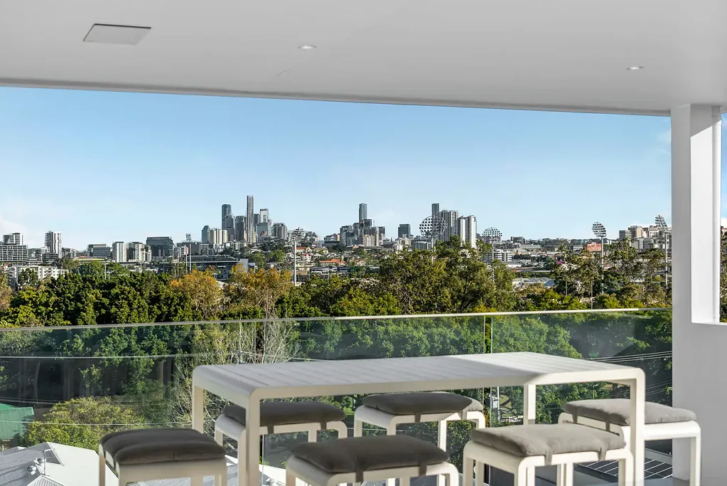 Ascot 5 Bedroom Skyline Luxury: A Landmark Ascot Residence with Panoramic City & River Views