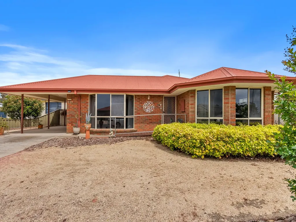 Tocumwal 3房  Quality Brick Home in Wonderful Neighbourhood