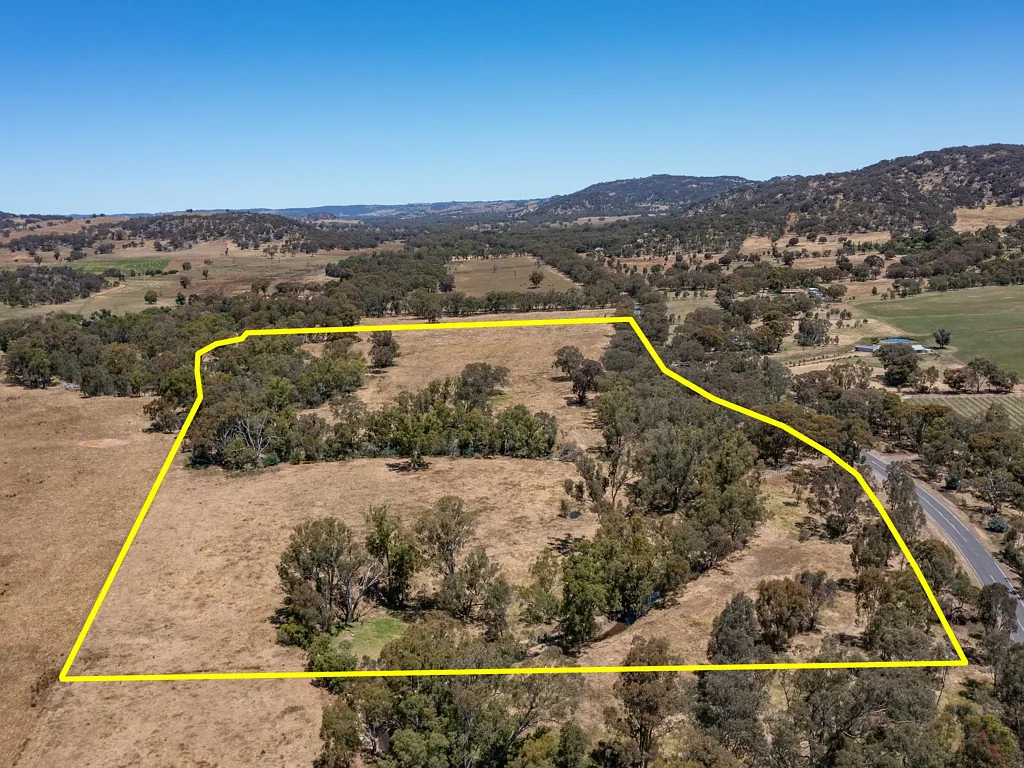 Euroa Approved Planning Permit -Rare Find - Prime 42.9 Acres –  4.5 km's to Euroa  – Creek Frontage