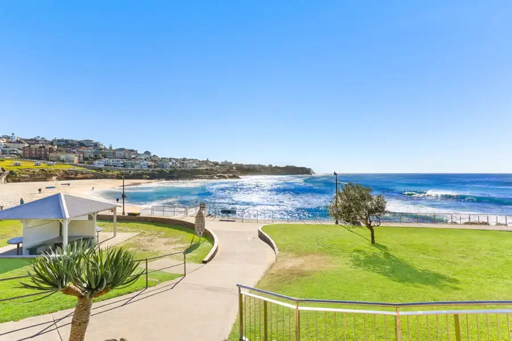 UNFURNISHED - AVAIL 25TH JUNE 2026