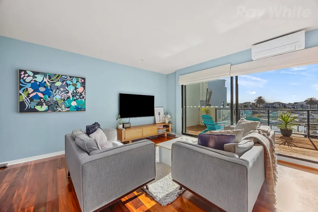 Patterson Lakes 3બેડરૂમ Experience Apartment Living with Breathtaking Water Views
