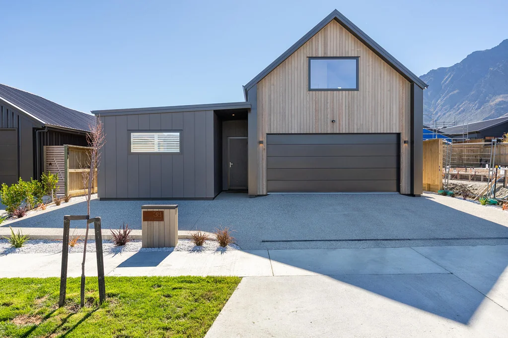 Jacks Point 4房  Refined, Spacious and Versatile Home with Income