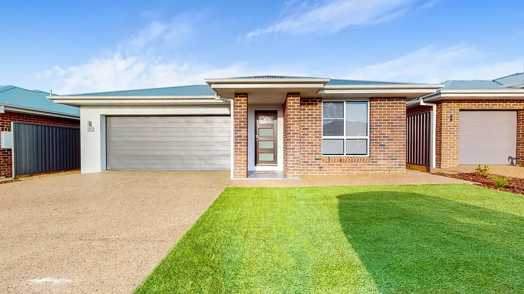 32 Manchurian Circuit, Dubbo, NSW 2830