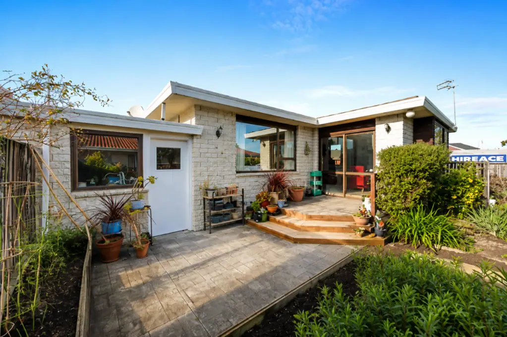 Bishopdale 2房  A Hidden Gem With Room To Shine!