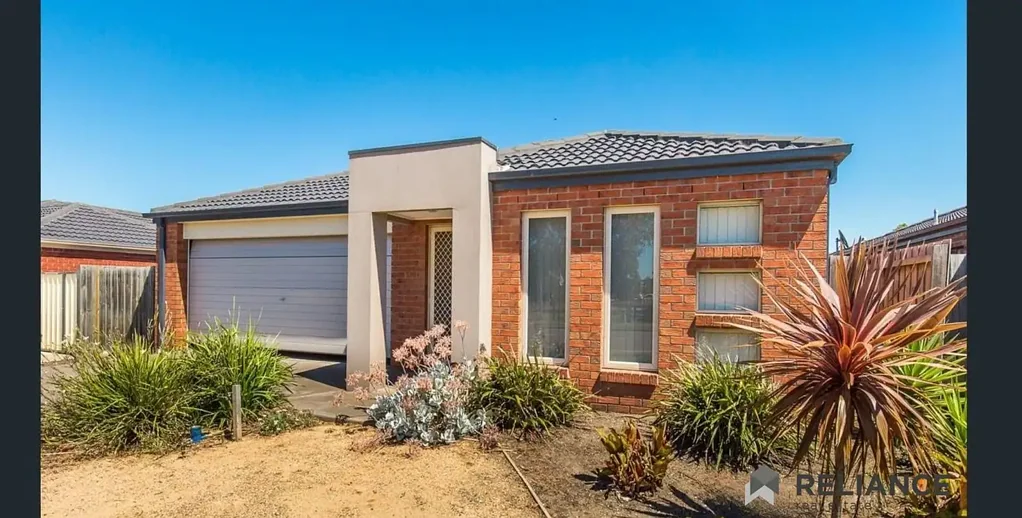3 bedroom family  home in Wyndham Vale !!
