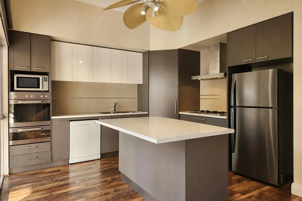 VIBRANT LIVING IN WEST LEEDERVILLE @ $1200 per week