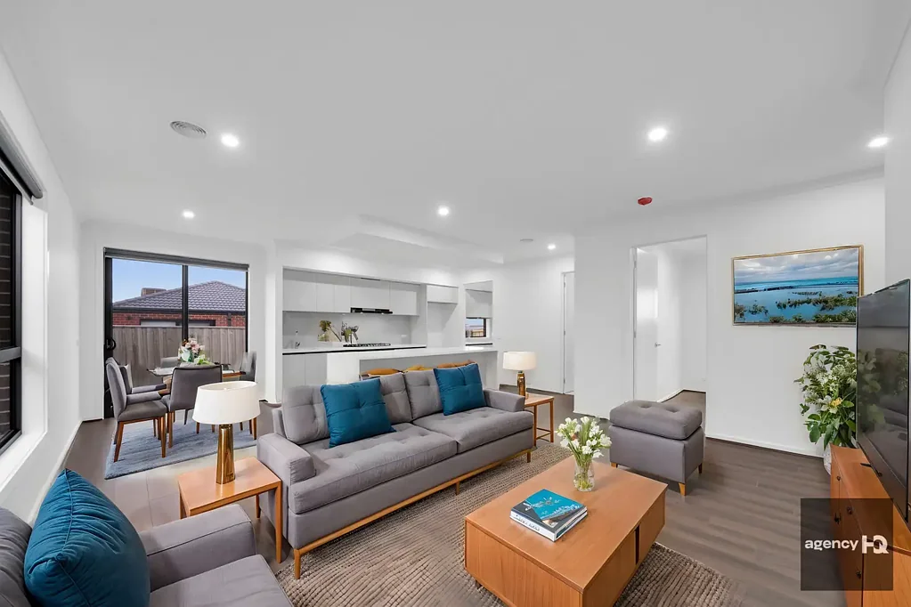 Manor Lakes 4 Bedroom Stunning Brand-New Elegance in Manor Lakes!