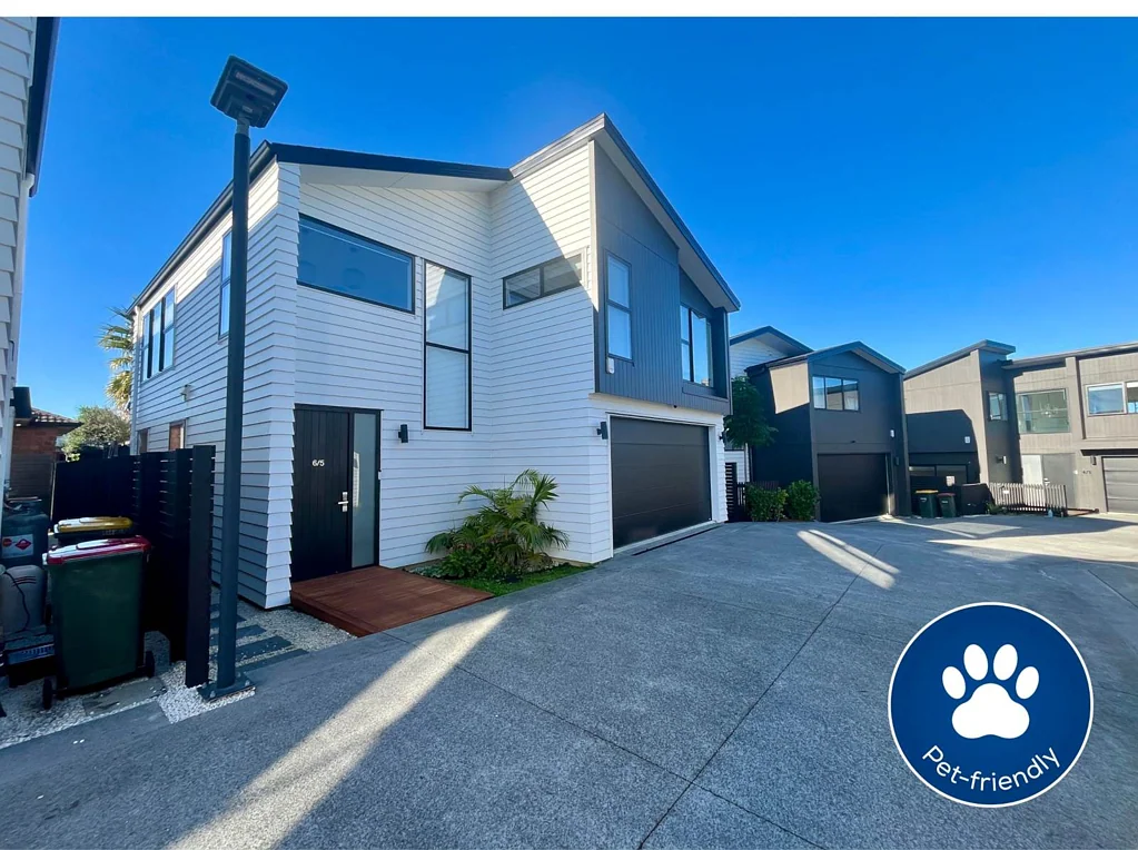 Welcome to luxurious furnished living in the h...