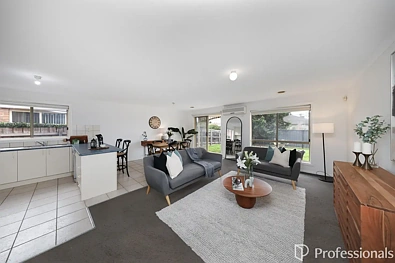 36 Brindalee Way, Hillside, VIC 3037, 3房, 2浴, House