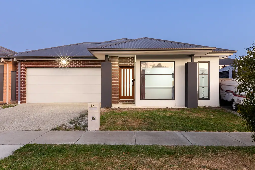 19 Mary Drive, Alfredton, VIC 3350