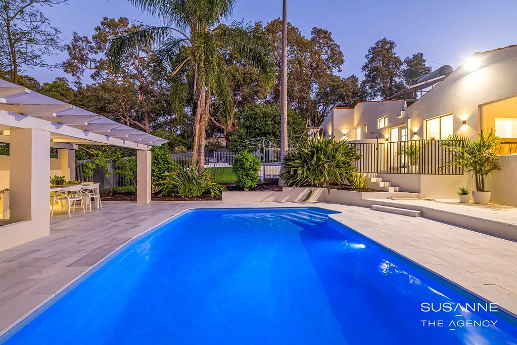160 Grove Road, Lesmurdie, WA 6076