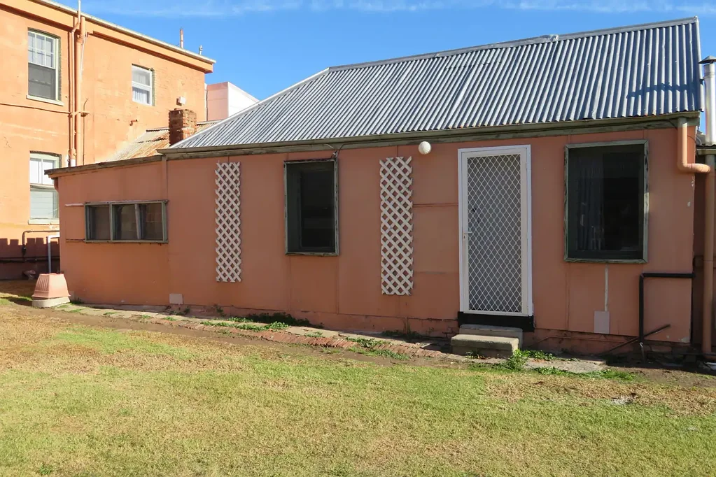 AFFORDABLE 1 BEDROOM UNIT!