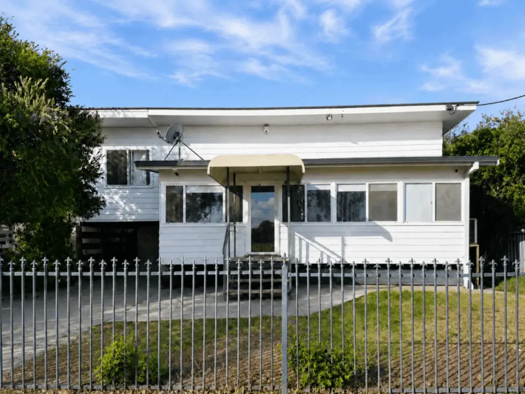 Moree 3房  Spacious Family Living with Endless Potential in a Prime Moree Location