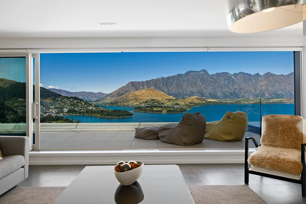 Fernhill/Sunshine Bay 3房  One of New Zealand's finest