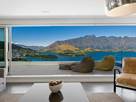 Fernhill/Sunshine Bay 3房  One of New Zealand's finest