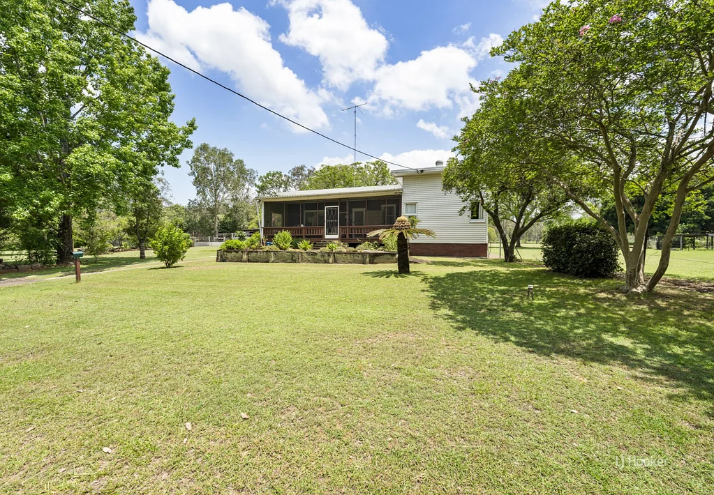 60 South Street, Esk, QLD 4312