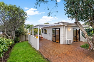 1/11 Kupari Place, Totara Vale, North Shore City