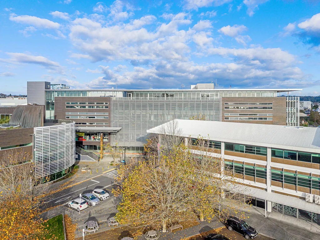 Henderson Prominent Office Opportunity with Expansive Deck