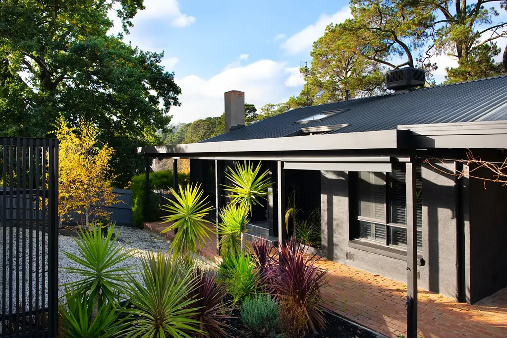 Hepburn Springs 4房  Mi Casa Su Casa || A Home of Beauty, Balance and Bold Design