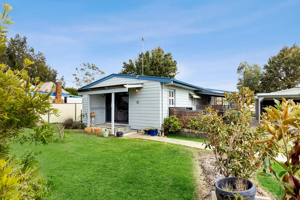 Clunes 3房  Extended and Freshly updated on 1000sqm (approx.)