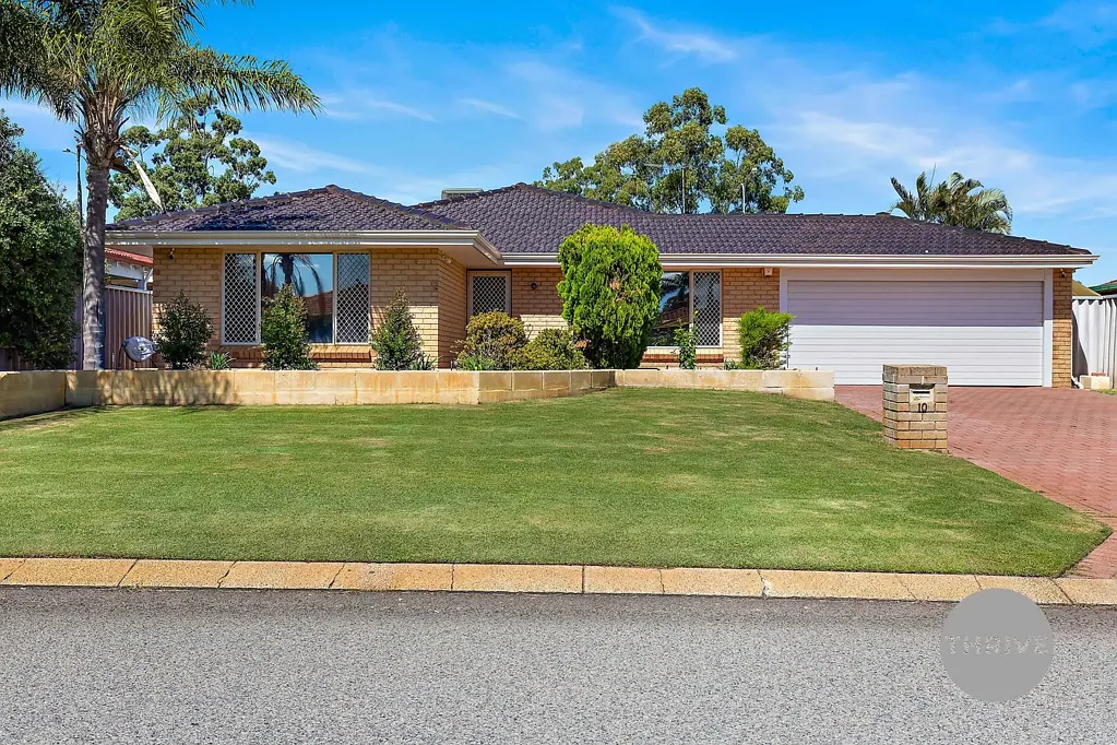 Jandakot 4房  Family Friendly with Extensive Modern Upgrades on a Huge 738sqm Block!