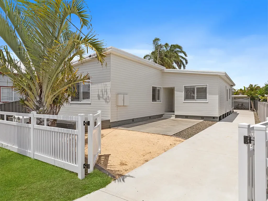 4 Robert Street, Belmont South, NSW 2280