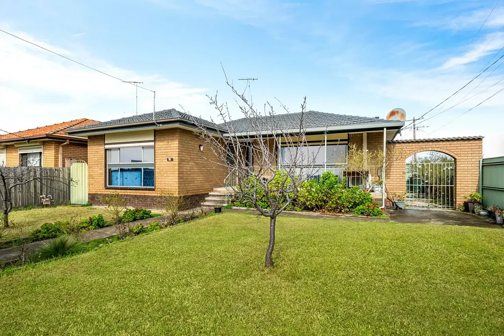 Norlane 3 Slaapkamer Corner Block Opportunity with Exciting Future Potential