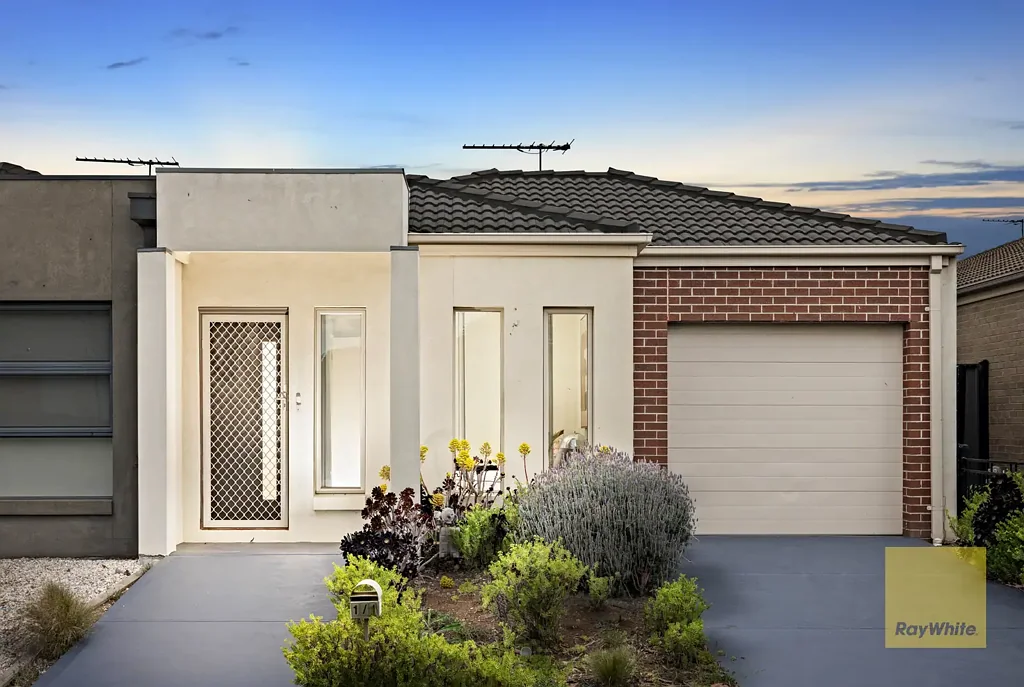 Point Cook 3બેડરૂમ Walk to Schools, Shops & Cafes - Stylish 3-Bedroom Home in the Heart of Point Cook!