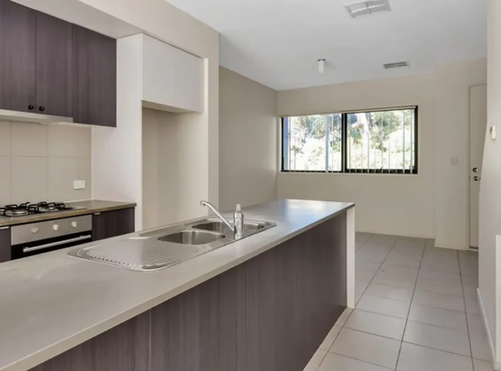 St Clair 2 Bedroom Modern Townhouse Living in the Heart of St Clair